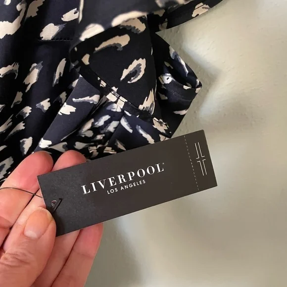 Liverpool Los Angeles Women’s Double V-Neck Flutter Sleeve Stretch Satin Top S - Picture 7 of 12